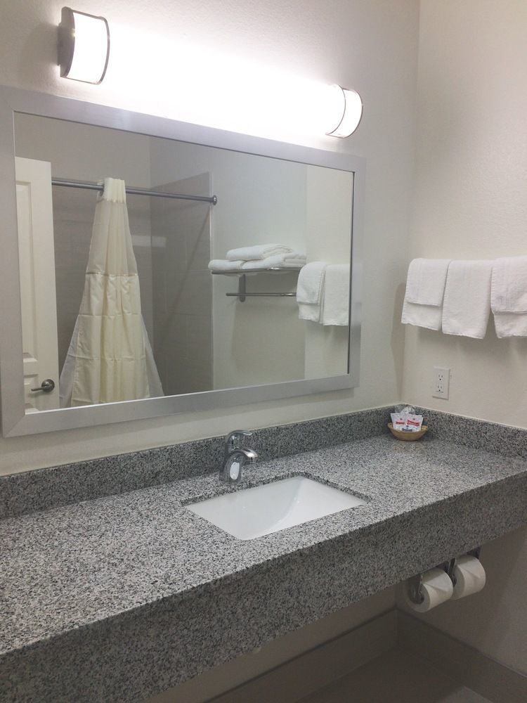 Scottish Inn & Suites - Conroe Exteriör bild